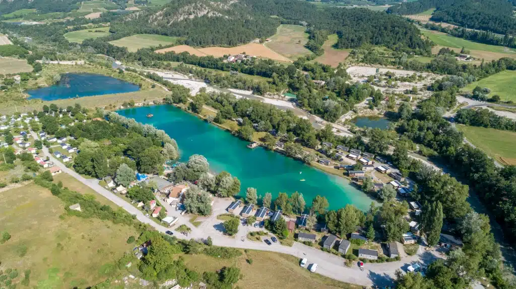 batch vue aerienne 06 camping vercors drome piscine chauffee lac diois